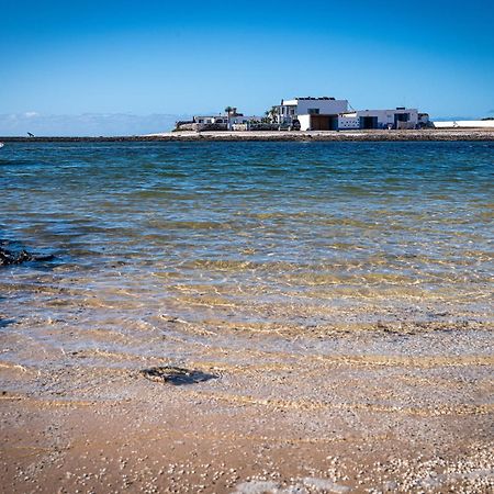 Cabin In Front Of Idyllic Majanicho Beach Bagian luar foto