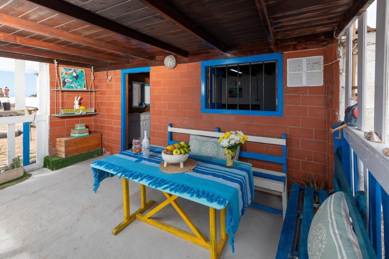 Cabin In Front Of Idyllic Majanicho Beach Bagian luar foto