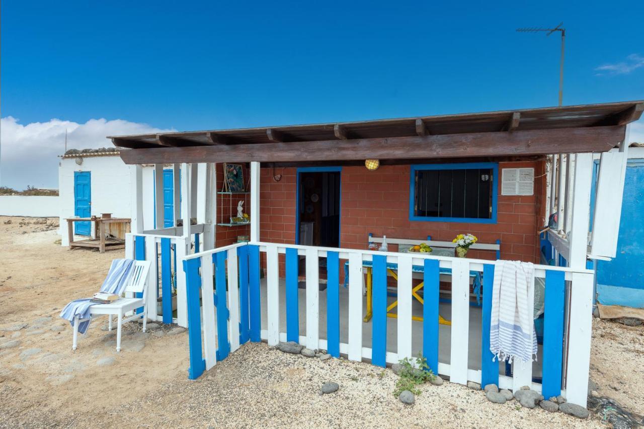 Cabin In Front Of Idyllic Majanicho Beach Bagian luar foto