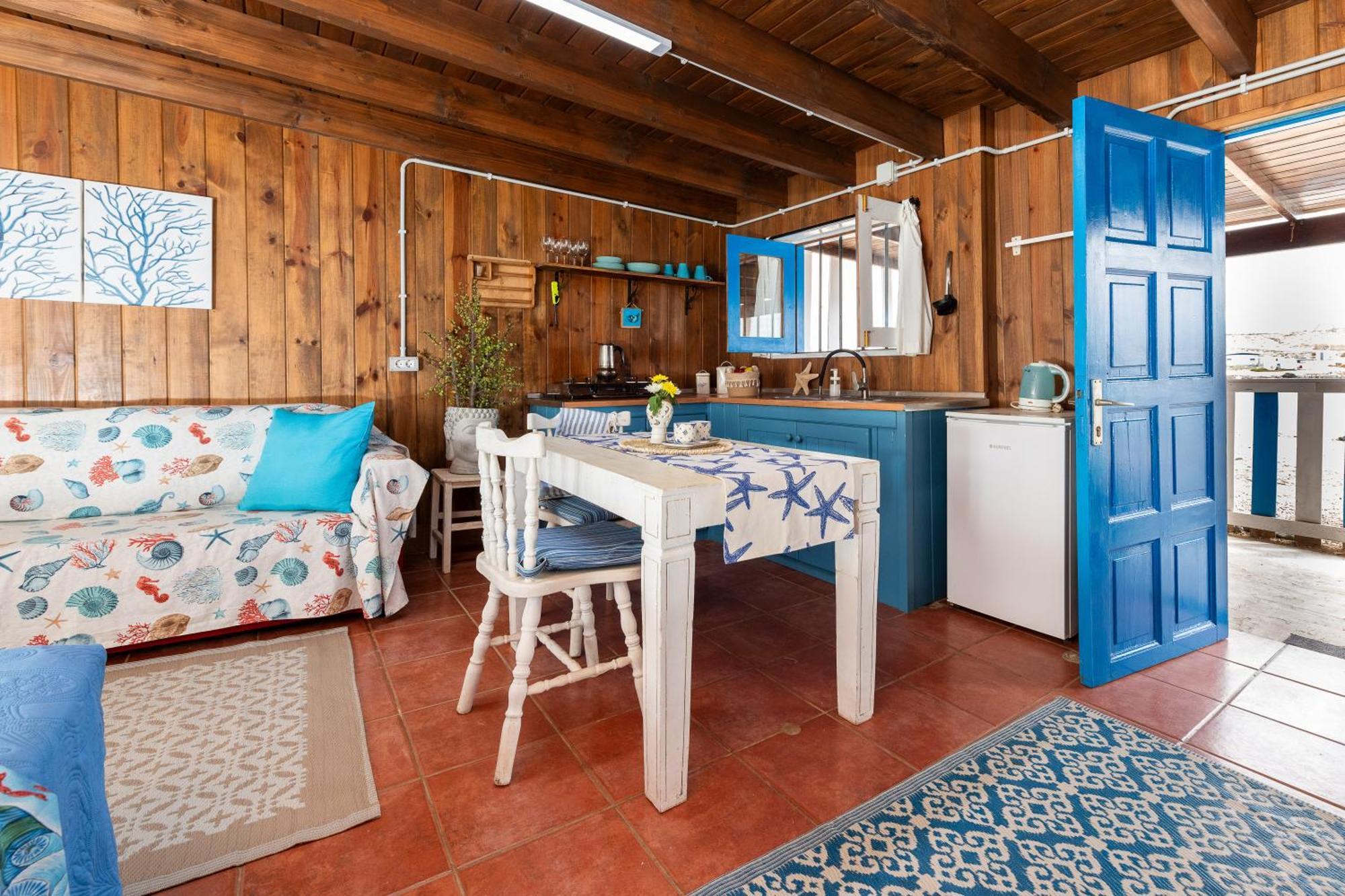 Cabin In Front Of Idyllic Majanicho Beach Bagian luar foto